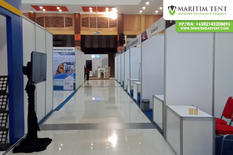 harga sewa Partisi R8 Event Job Fair UB 2023 di Kota Malang