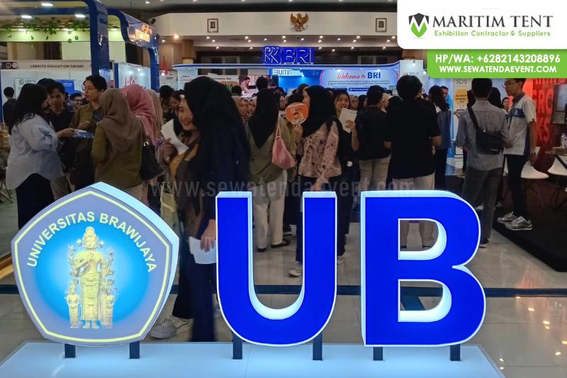 Sewa Partisi R8 Event Job Fair UB 2025
